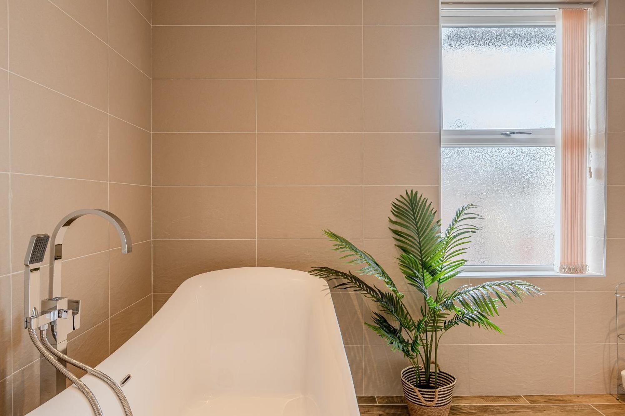 וויטבי Rosemill - Large Pet Friendly Home With Off Road Parking מראה חיצוני תמונה