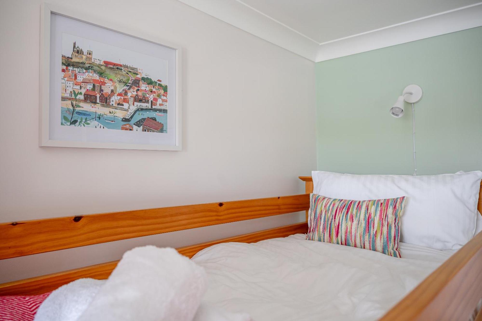 וויטבי Rosemill - Large Pet Friendly Home With Off Road Parking מראה חיצוני תמונה