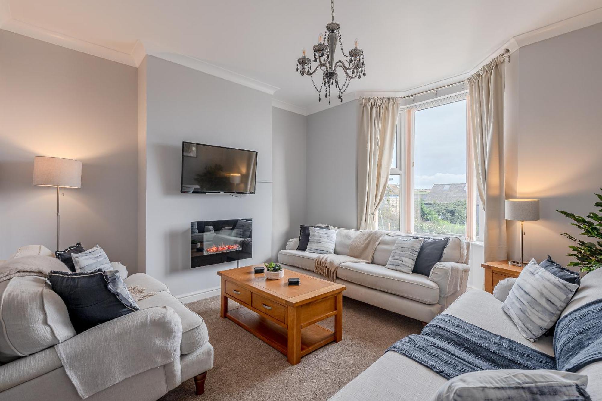 וויטבי Rosemill - Large Pet Friendly Home With Off Road Parking מראה חיצוני תמונה